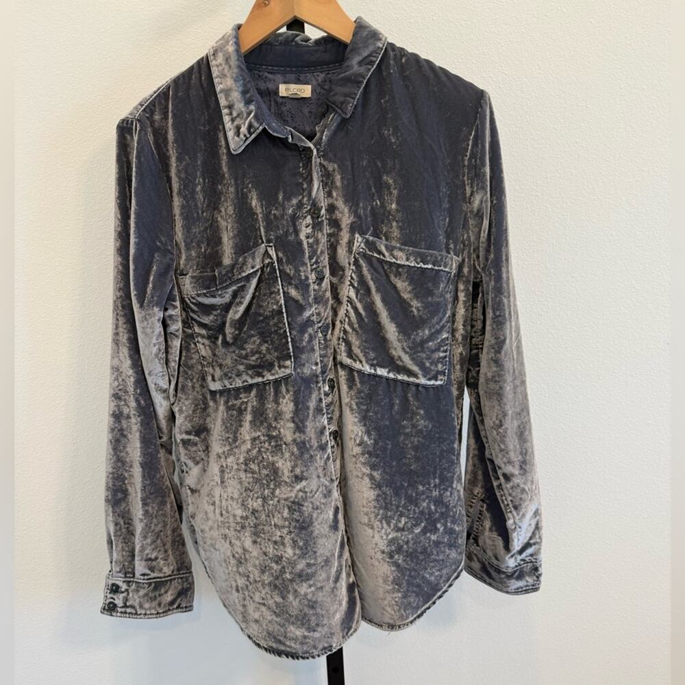 Anthropologie Pilcro Velvet Button-Down Shirt Gray Medium
Boho Office Casual